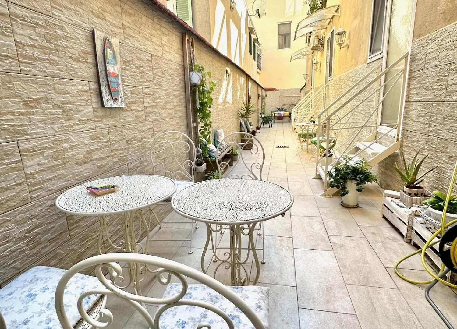 Guest house Gloves Rooms Naples Italy